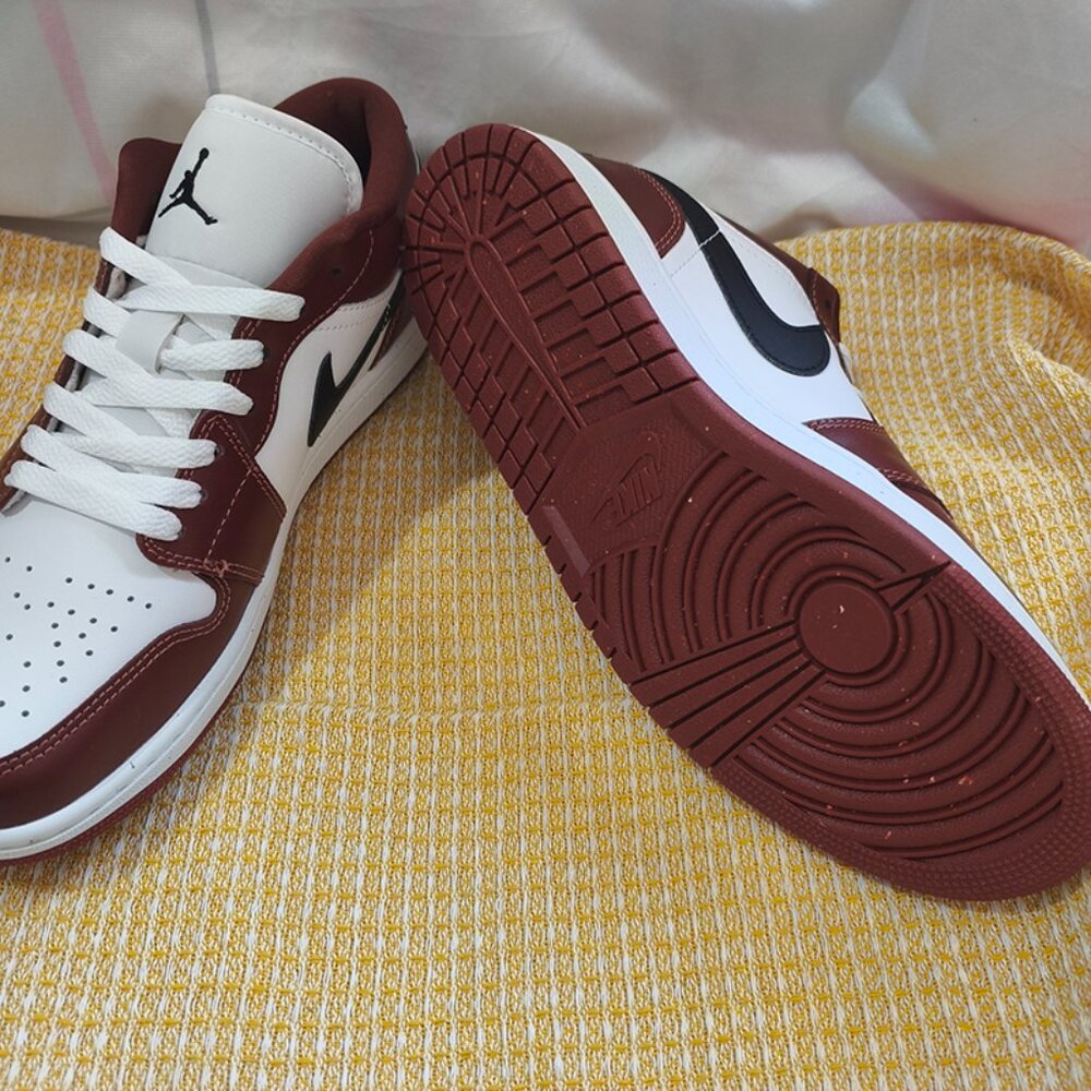 Nike Air Jordan 1 Low Leather Sneakers - Picture 7 of 7